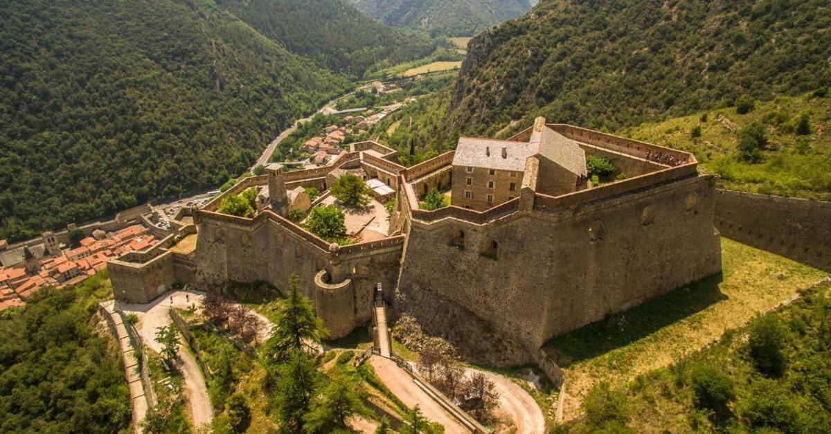 Gite Le Canigou 3* Dans Un Mas Typique Catalan Прад Екстериор снимка